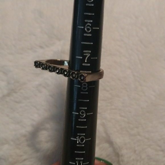 Two Finger Ring - Picture 4 of 4